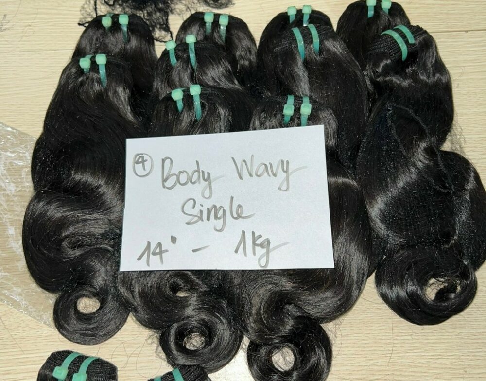 body wavy natural color hair weave 3