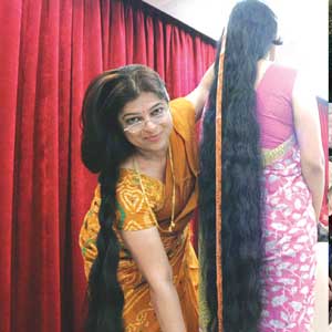 Indian-hair-woman-is-very-long