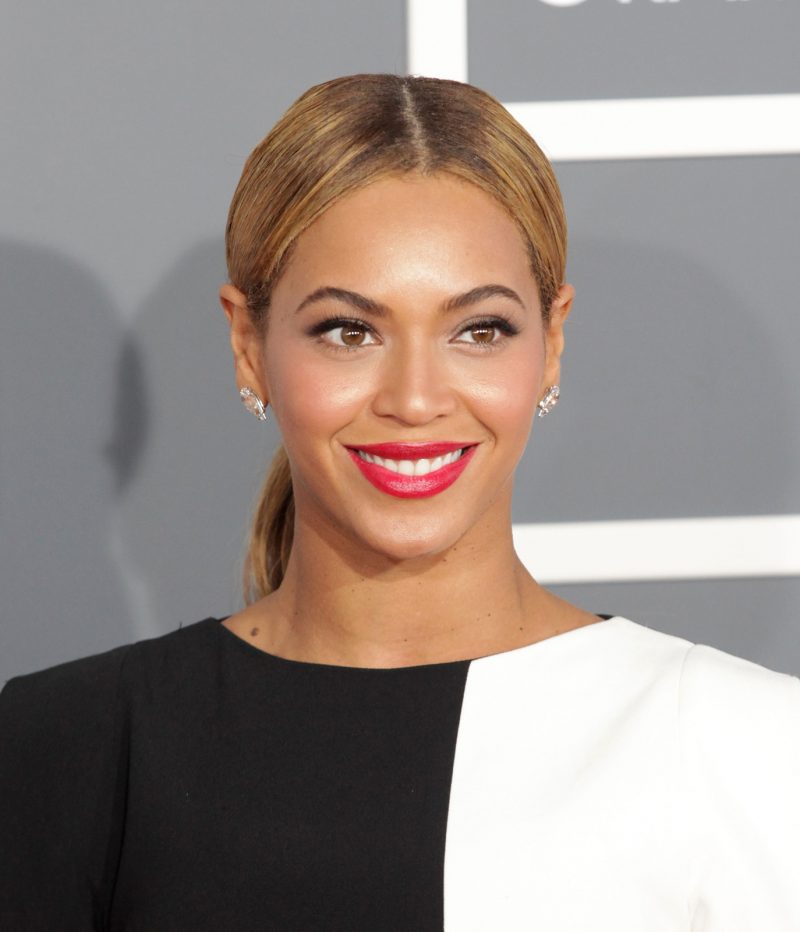 Beyonce Top 10 celebrities wearing wigs e1610984335298