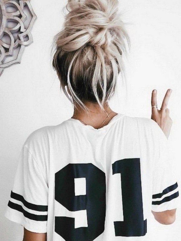 Giant Messy Buns - Quick Yet Beautiful Ways To Wear Hair Extension.