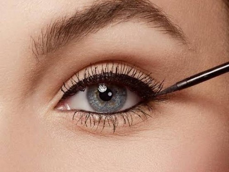 Mascara For Eyeliner - Quick Makeup Tips From Beauty Bloggers.