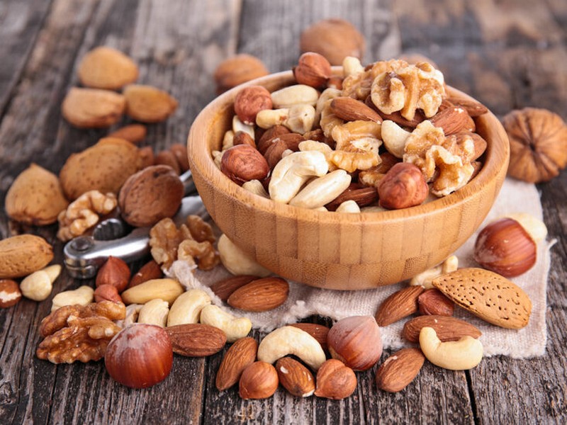 #5 Food To Eat For Hair Growth: Nuts